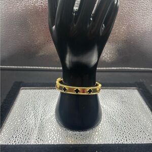 Elegant Gold Clover Bracelet